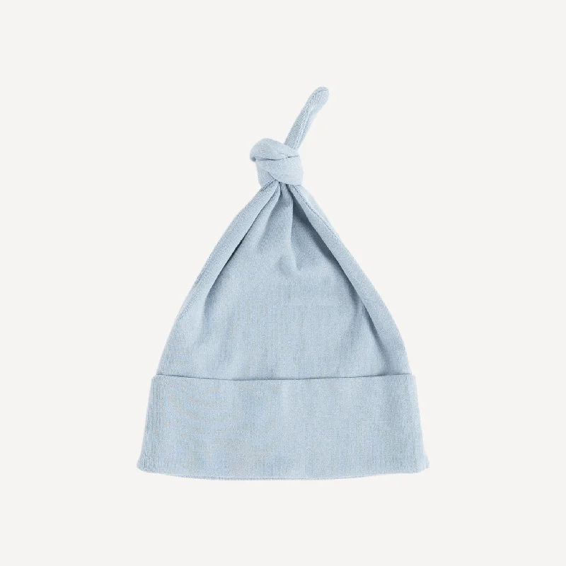 knot hat | blue fog | organic cotton